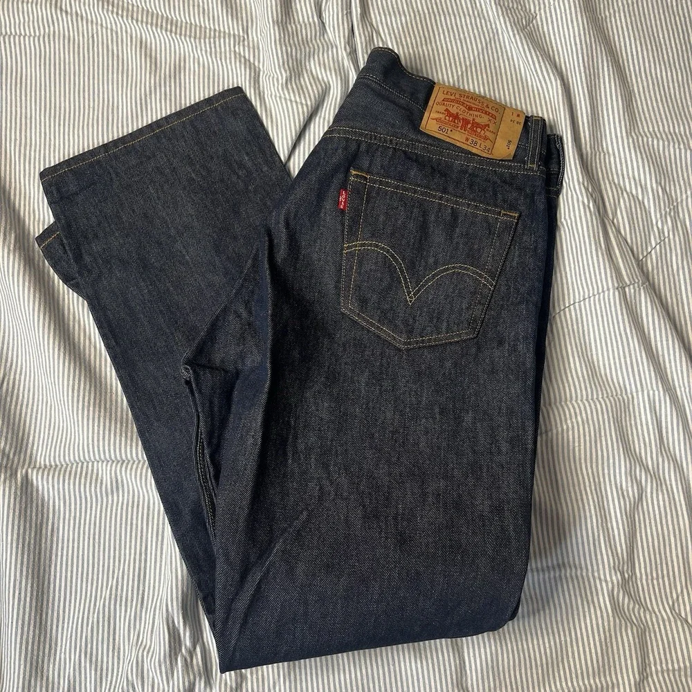 Levis 501 BUTTON FLY Mens 38x34 Straight Dark Wash Denim Jeans - Cotton / Egypt